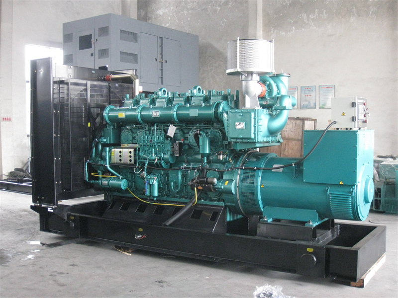 灌云200KW 柴油发电机的油耗是多少?